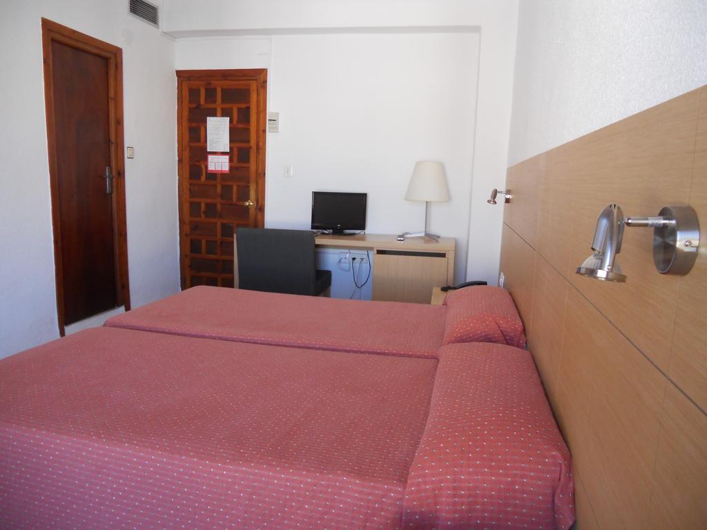 Hotel Sacratif Torrenueva (Andalusia) Quarto foto